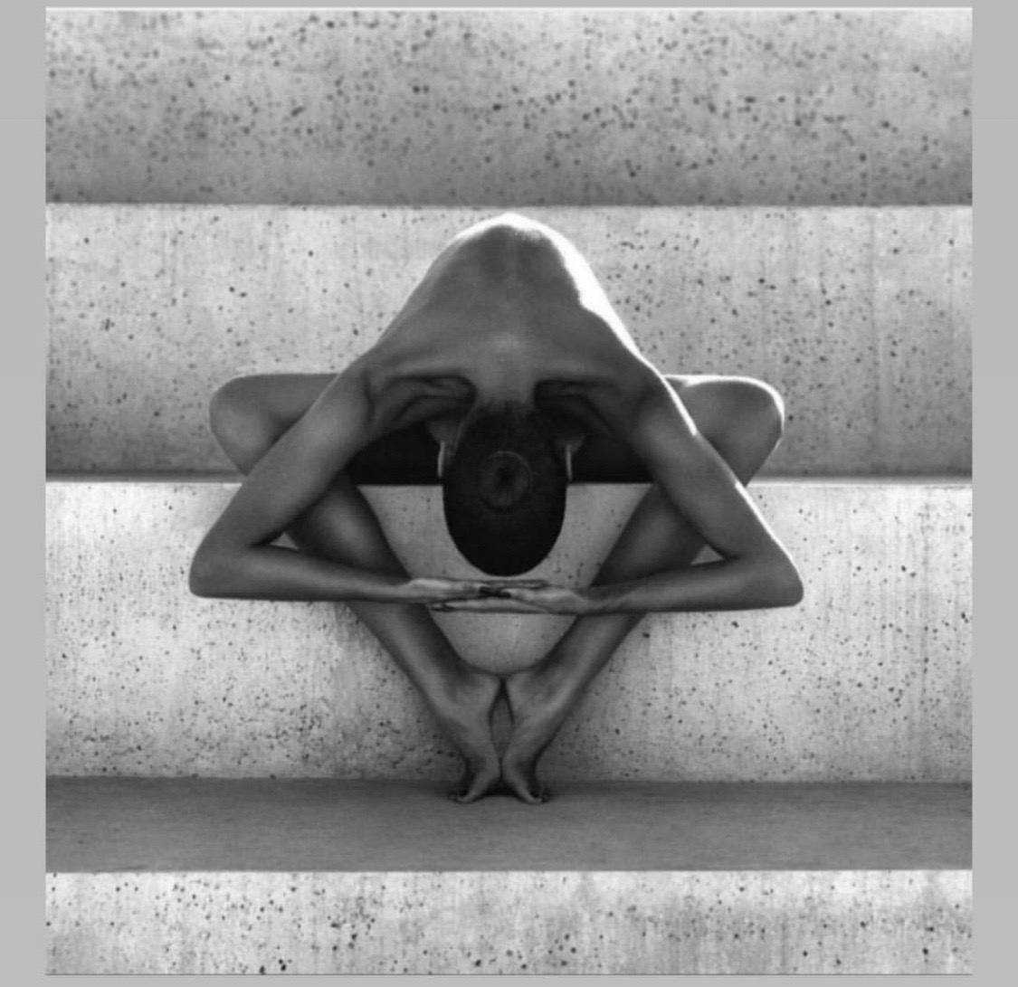 charles_taieb's tweet photo. Twitter chalenge du jour !
Pour ceux qui souhaitent faire un peu de yoga … je vous propose cette position !
#yoga #challenge #davidstar https://t.co/0lCcr7oLkw