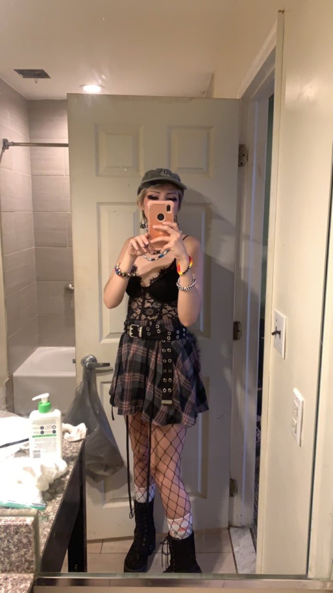 Mouseymoosey's tweet photo. Show me how much you want me. 

#buyingcontent #ContentCreator #Femboy #femboytwt #leaked #nsfw #nsfwt #nsfwtwt #sellingcontent #sugarbaby #SugarDaddies https://t.co/uKFdRYMhRJ