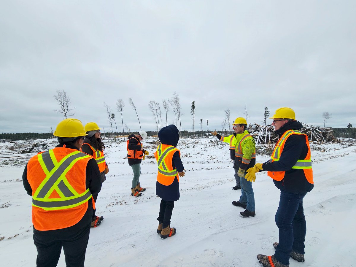 Andrea Khanjin tweet media