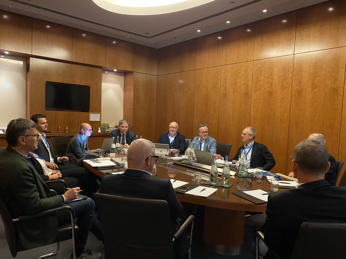 Der VID-Ausschuss #Vergütung diskutiert heute eine Fortentwicklung des bereits 2014 als Entwurf vorgelegten #InsVG.