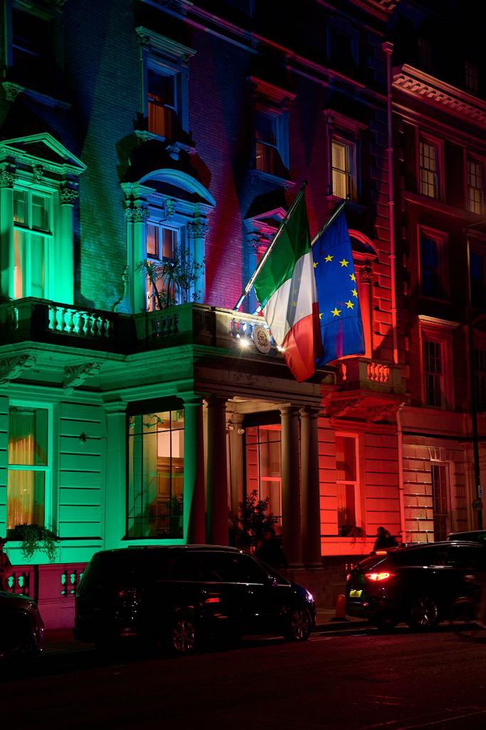 InigoLND's tweet image. Yesterday in #GrosvenorSquare we celebrated the 🇮🇹 National Unity and Armed Forces Day Together with 🇬🇧 and other allies and like-minded countries we provide a substantial contribute in defending our values Over 110 🇮🇹 military personnel are currently based in 🇬🇧 #4novembre