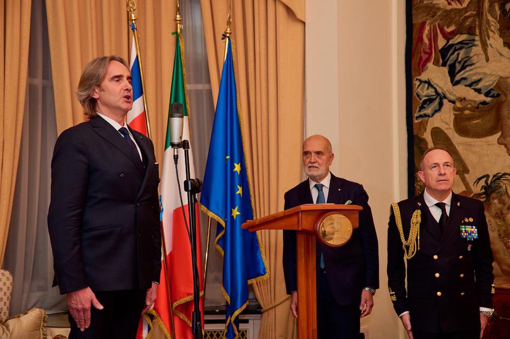 InigoLND's tweet image. Yesterday in #GrosvenorSquare we celebrated the 🇮🇹 National Unity and Armed Forces Day Together with 🇬🇧 and other allies and like-minded countries we provide a substantial contribute in defending our values Over 110 🇮🇹 military personnel are currently based in 🇬🇧 #4novembre