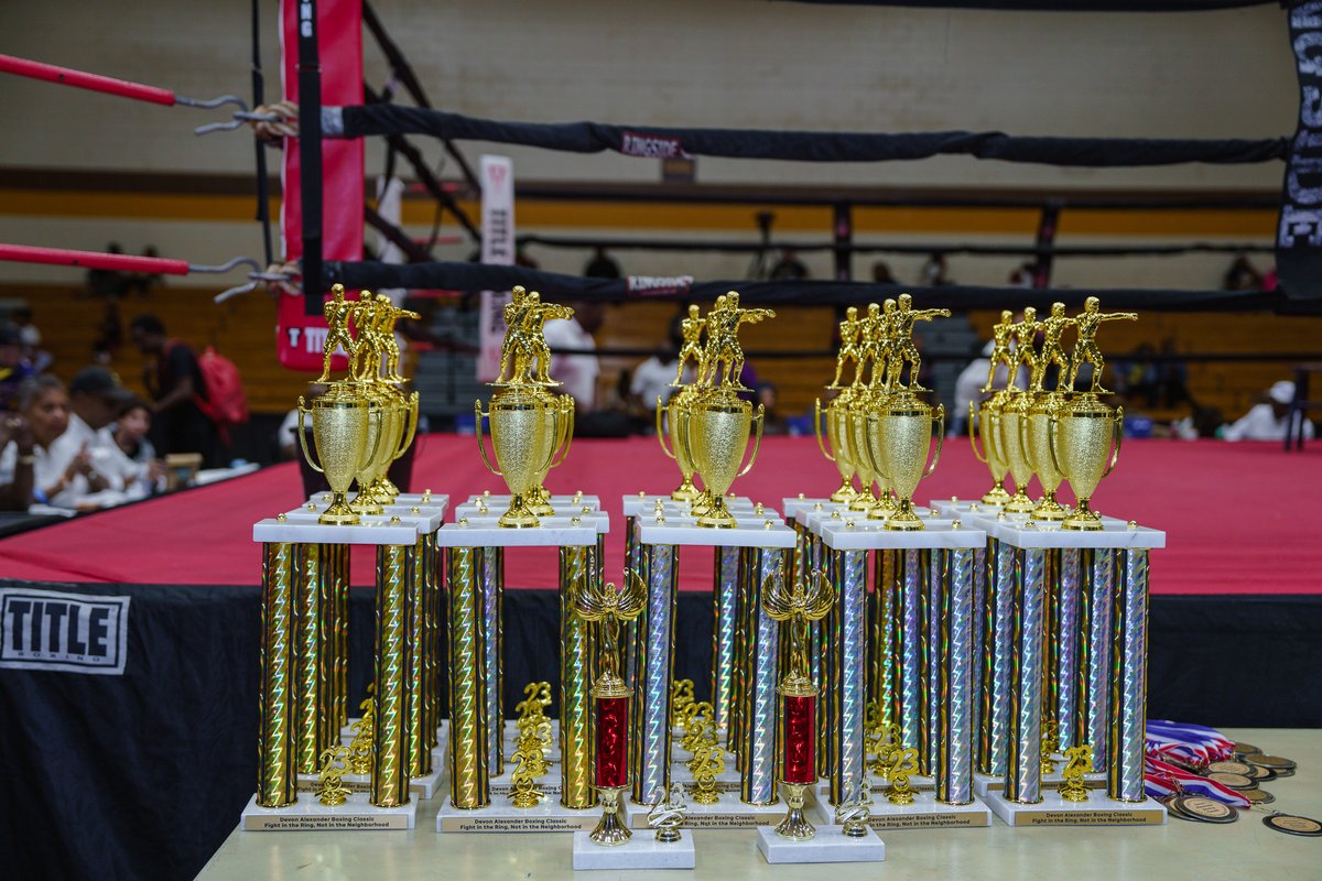 50+ Midwest boxers took the pledge at the sold-out Urban League & Devon Alexander Invitational: 'Fight in the Ring, Not in the Neighborhood'. Roy Jones Jr. cheered, Harris-Stowe hosted, all while honoring St. Louis's own Evelyn Rice-Peebles. #YouthEmpowerment #ULSTL