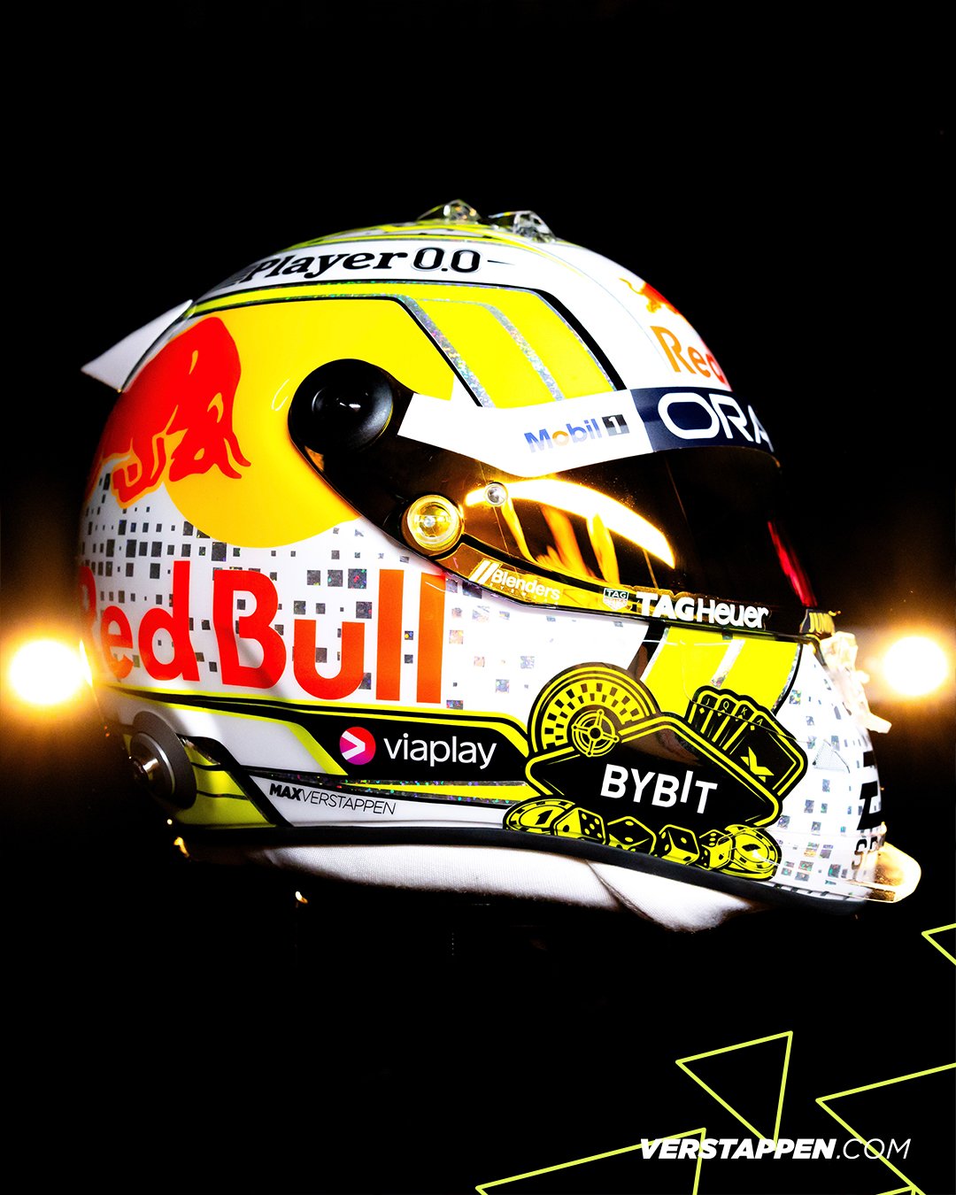 Casco especial de Max Verstappen para el Gran Premio de Las Vegas. Fuente: Twitter Red Bull