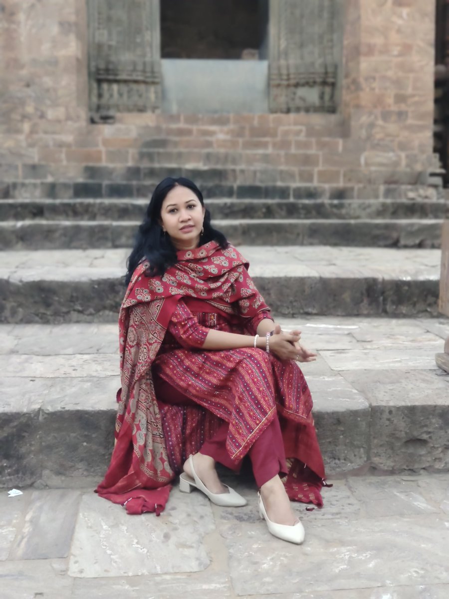 🙏At Sun Temple( Black Pagoda )🙏
🙏🙏🙏konark ,Puri, Odissa 🙏 🙏🙏
The Mystery of the Sun Temple is it's Magnets and the Floating Idol. 
Exceptional,Massive, Refined example of Kalinga architecture 👍👍

#Learningbytravelling #ias #blessed #mustvisit