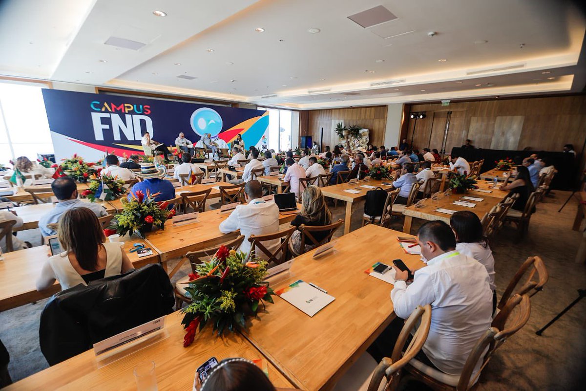 CarlosAmayaR's tweet photo. Estamos en Santa Marta participando del #CampusFND de la @FNDCol con los gobernadores electos y actuales del país.

Recibimos herramientas jurídicas para la gestión pública y la buena administración. 

Nuestro propósito será trabajar en equipo por el desarrollo de nuestras regiones.

#BoyacáGrande 💚💜🤍.