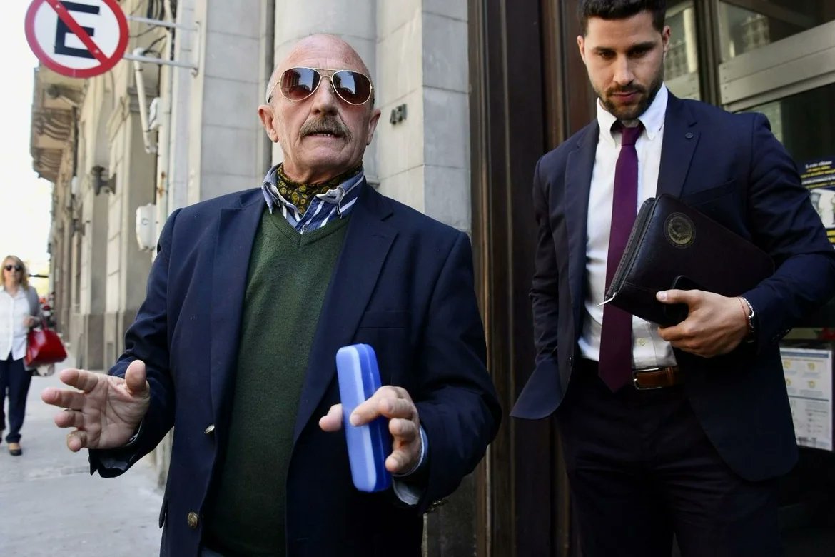 📲Abogado del director de Identificación Civil en el caso Marset es yerno de Guillermo Maciel y su pareja es dueña del celular que utilizó el ex subsecretario del Interior para mostrarle a Carolina Ache cómo no dejar rastros tras borrado de mensajes de whatsapp.