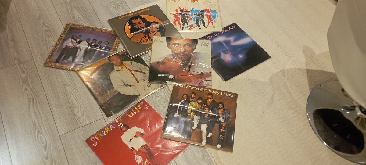 I received all my records!! 
🎵🎶🎵💥💥💥💥💯💯🔥💯🔥💯🎵🎶🎶🔥💯🔥💯🔥🎵🎵🎵 
#Rnb 
#synthfunk 
#Modernsoul 
#jazz/funk 
#Boogiefunk 
#80s 
#MusicIsLife