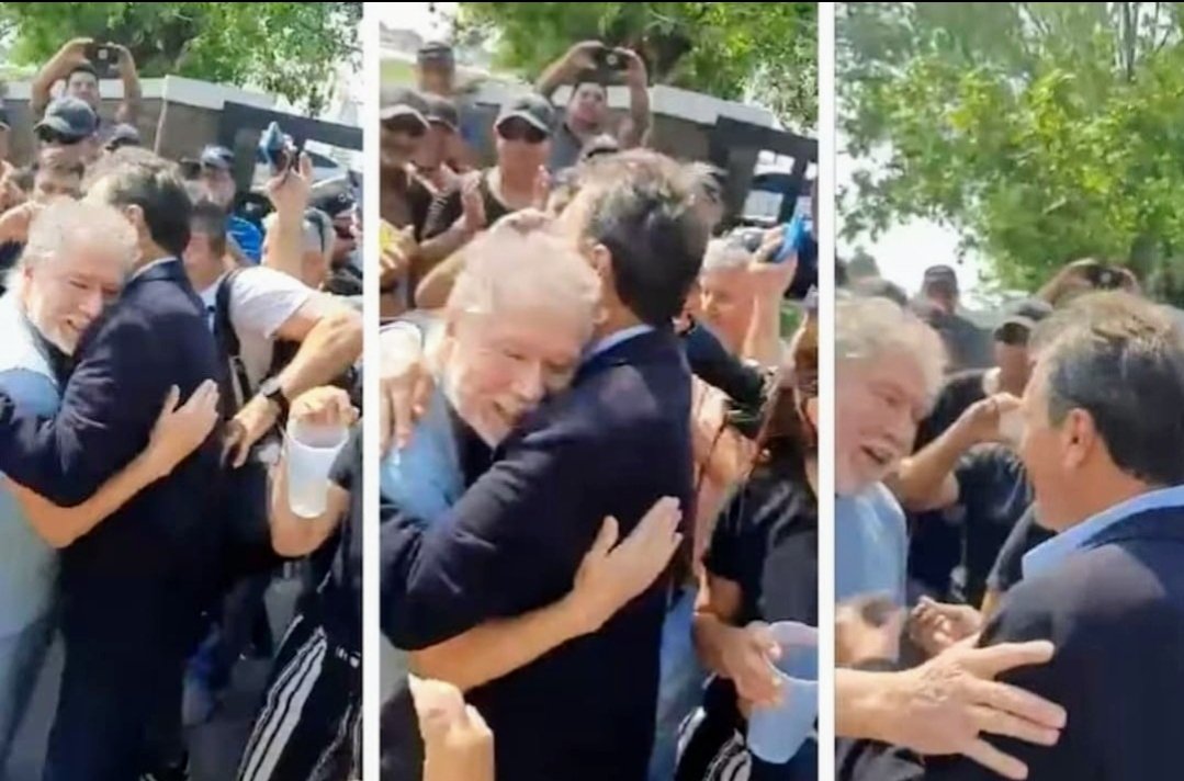 AnPasserini's tweet photo. ¡Mirá @EliThi!
@SergioMassa abrazando a la encarnación de la "mafia láctea".
Promete soluciones a problemas que él mismo crea, mientras se abraza a una de las causas + importantes de nuestra indefensión.
#AtilraMafia
#BastaDeExtorsion #SoSTambos https://t.co/8JMvRRaqi2