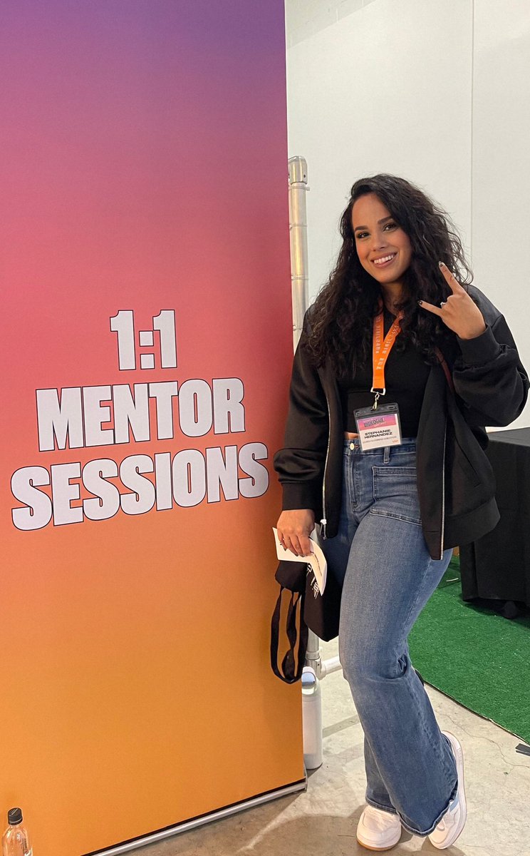 StephaneaSusse's tweet photo. Grateful to have attended this year’s @thedigilogue conference as a Music Career Mentor! Passing down our knowledge to the next gen and helping them find their way is so important 🤘🏼#DigiFam #Mentorship #TheDigilogue https://t.co/aO5AeJGdAe