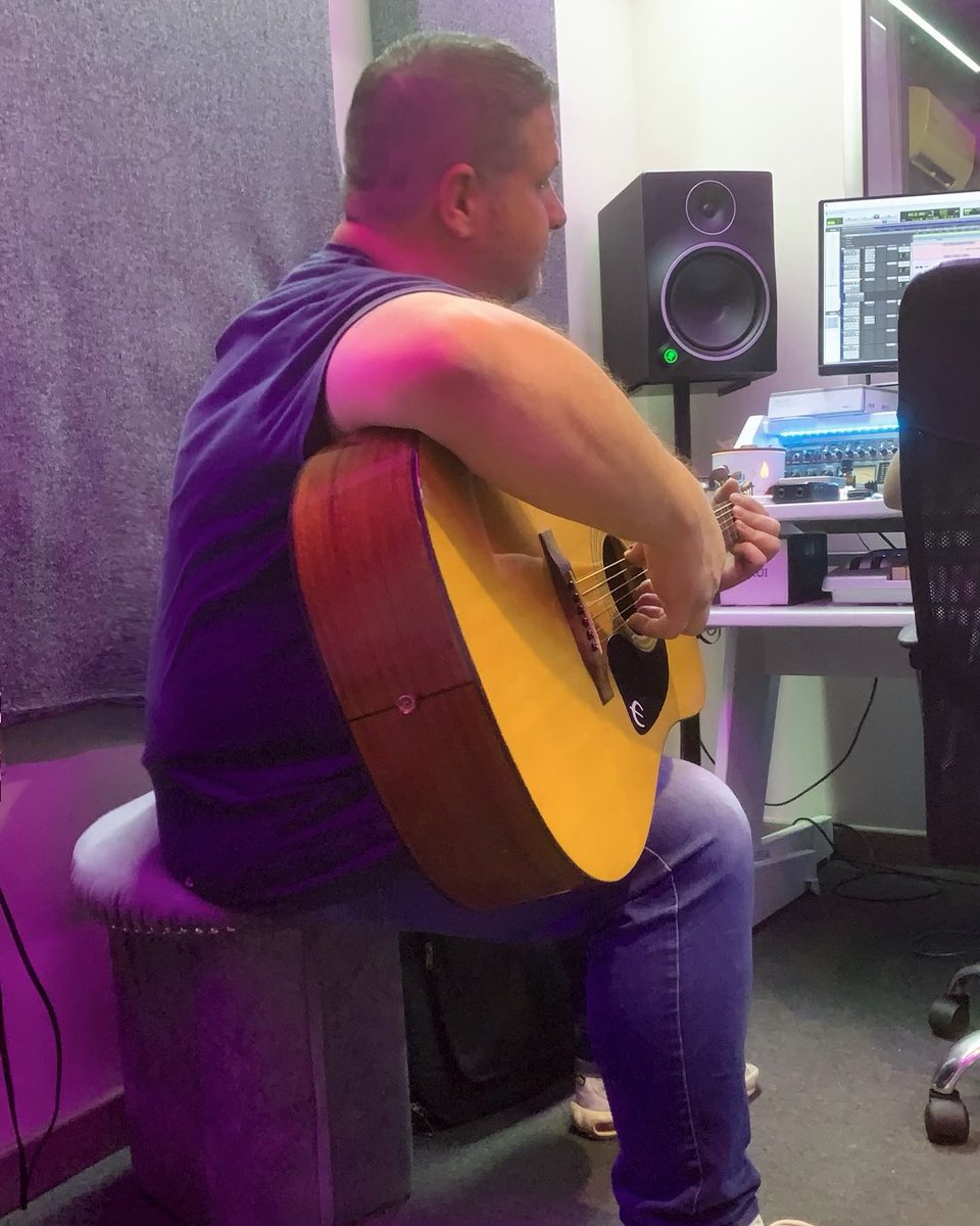 FEDEMOLINAL's tweet image. 🎸🎵 @vitieirecords 
.
#MeGustaLoQueHago #work24/7