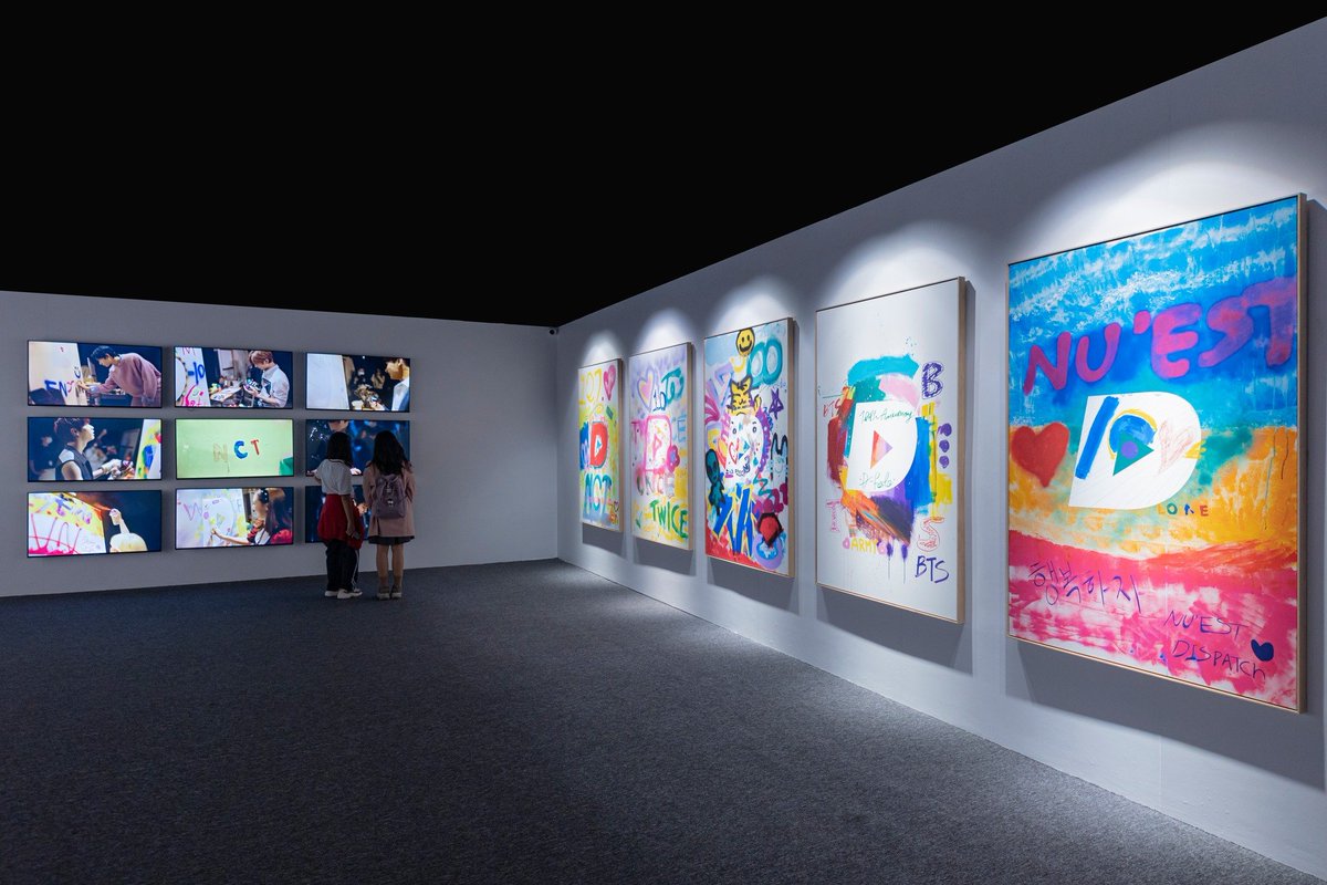 lookingforsths's tweet photo. Hello exhibition #dfesta #dfestahanoi https://t.co/J3wEBmp9hD