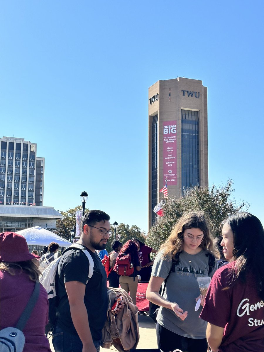 txwomans's tweet photo. 🌟 Today, we're celebrating the incredible achievements of  first-generation college students! Your hard work, determination, and perseverance are an inspiration to us all. Keep reaching for the stars! 🙌📚 #FirstGenCollegeDay #TXWomans https://t.co/ykmpaj3Ev3