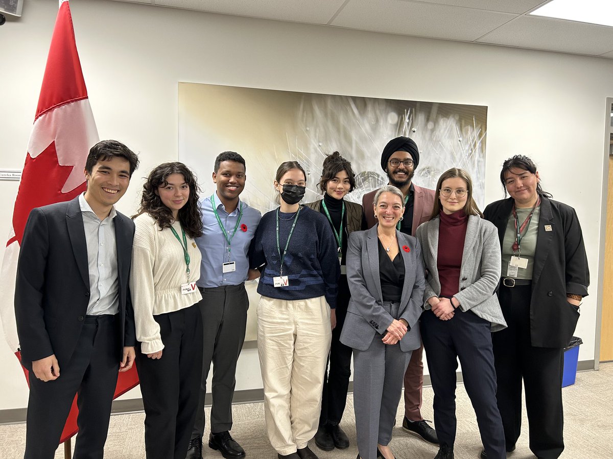 juliedabrusin's tweet image. Yesterday, I had great discussions with members of the Environment and Climate Change Youth Council @cjeccyc! We chatted about low-carbon transportation, how to talk about climate change, and being a woman in politics.