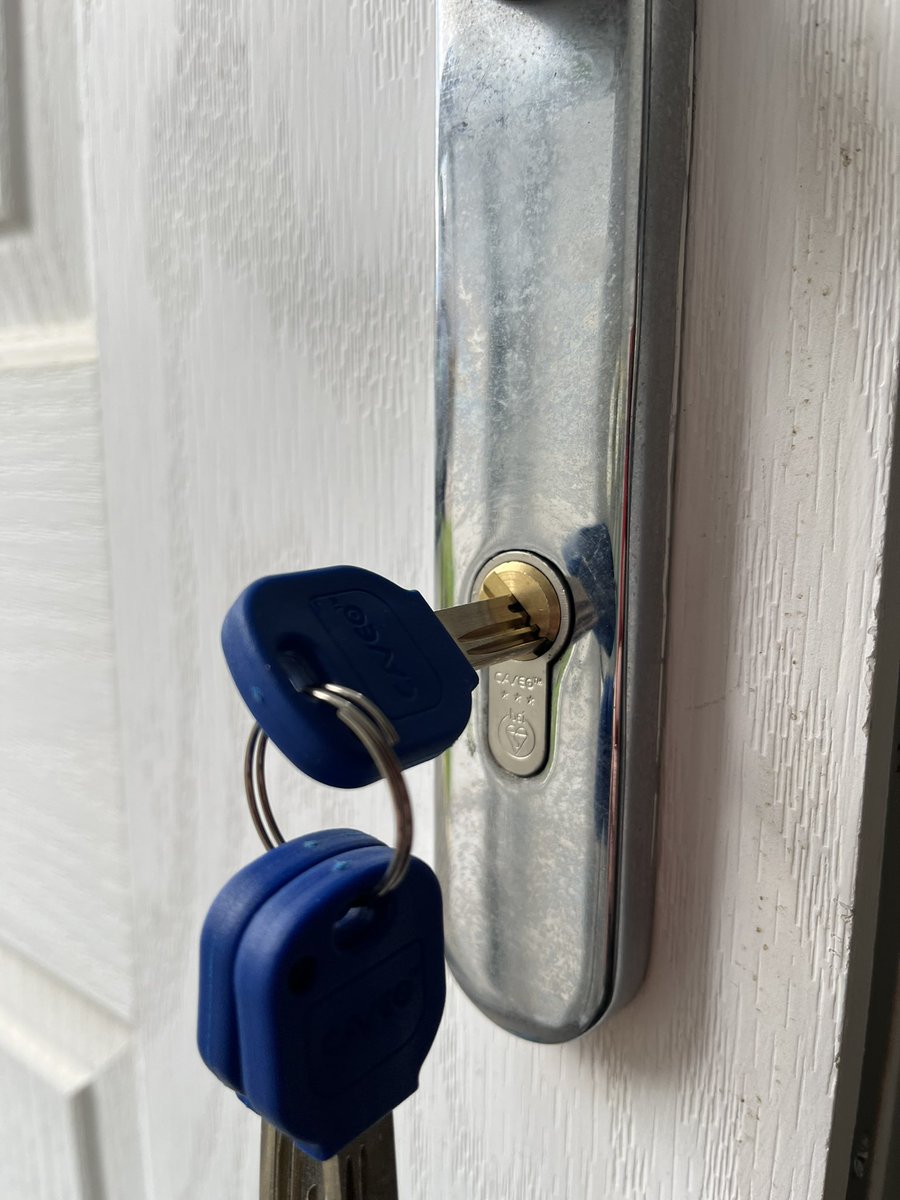 bonnyrigglocks's tweet image. We’ve fitted quite a few of these superb Caveo 3star locks around Dalkeith due to the high number of lock snapping break-ins.
#locksnapping 
#locksmithdalkeith
#3starantisnaplocks 
#pentlandlocksmiths