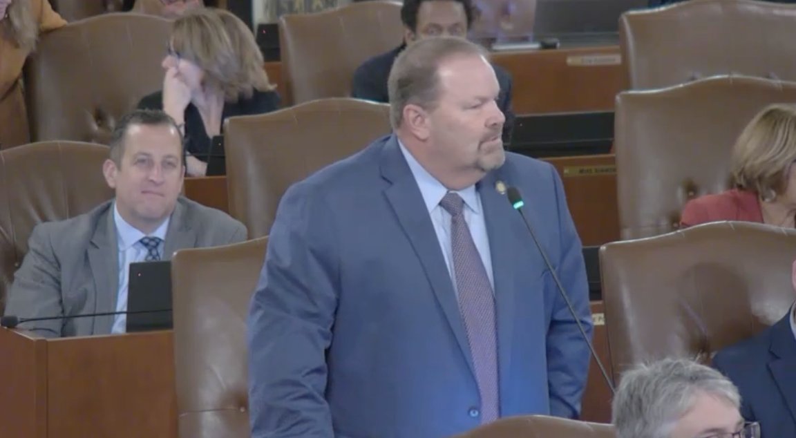 cornoisseur's tweet image. 🚨 HAPPENING NOW #SB76 enters the Senate floor

Bipartisan coalition of Senators speak in favor!

ilga.gov/senateaudvid.a…