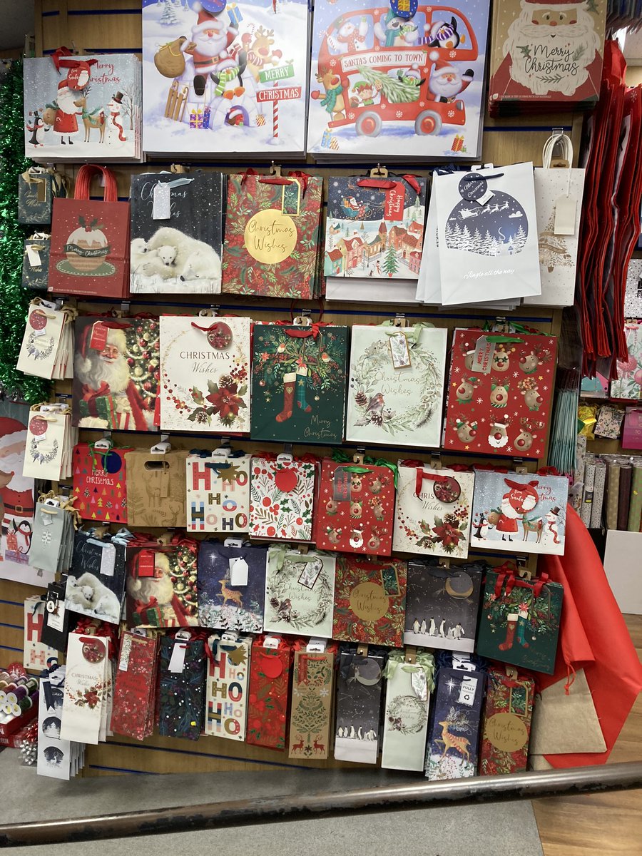 A great display of Xmas gift bags from <a href="/JacksonsCRS/">@JacksonsCRS</a> at Towlers in #Easingwold @CyrilService <a href="/Prog_Greetings/">PGBuzz.net / Progressive Greetings</a> <a href="/greetingstoday/">Greetings Today Mag</a>