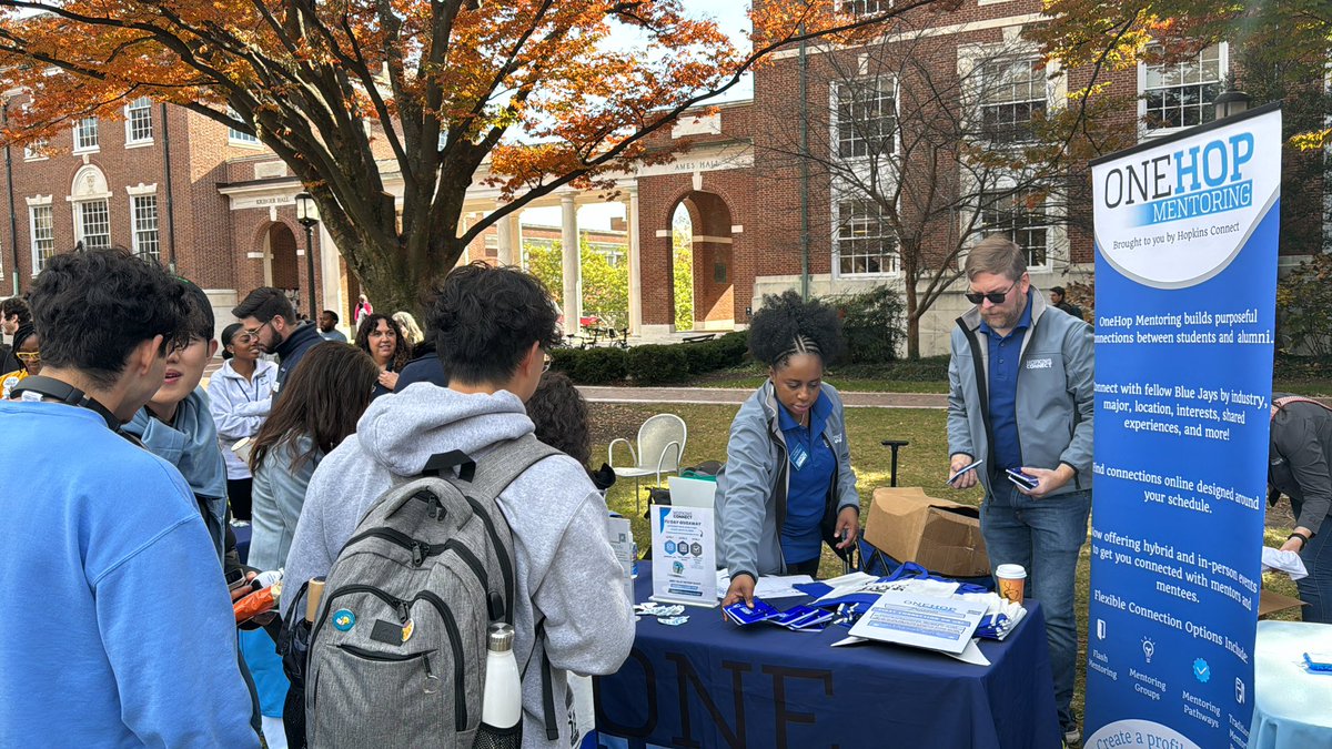 hanjulee_1's tweet photo. Our Hopkins Connect team is busy greeting FLI friends. Happening now! Go ONEHOP! #elevatecelebratefli #fliproud #jhu #imagineJHU https://t.co/Kt4wtApl2c
