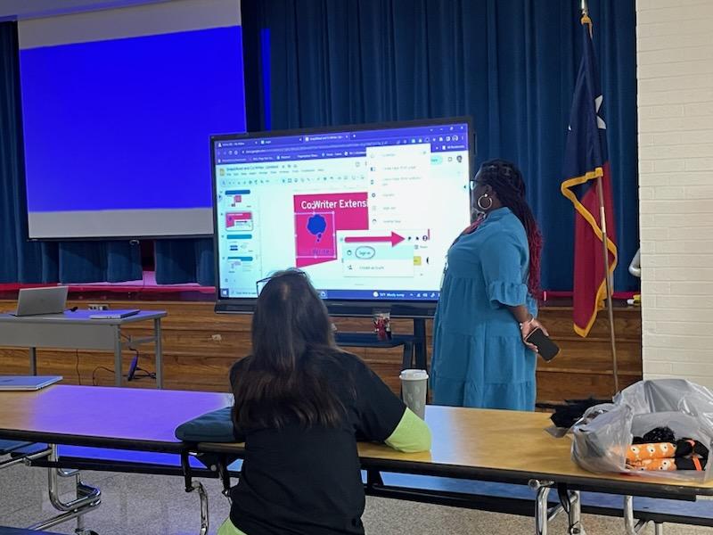 MsSavvyTech's tweet photo. At @conleyes_aisd with zone 2 training the teachers on Snap&Read and Cowriter.@BHowell_DLS @AldineDLS
@EricLevels @andiesoliz @AldineISDTech @AldineISD
#DLSbyDLS https://t.co/R0c4teuL21