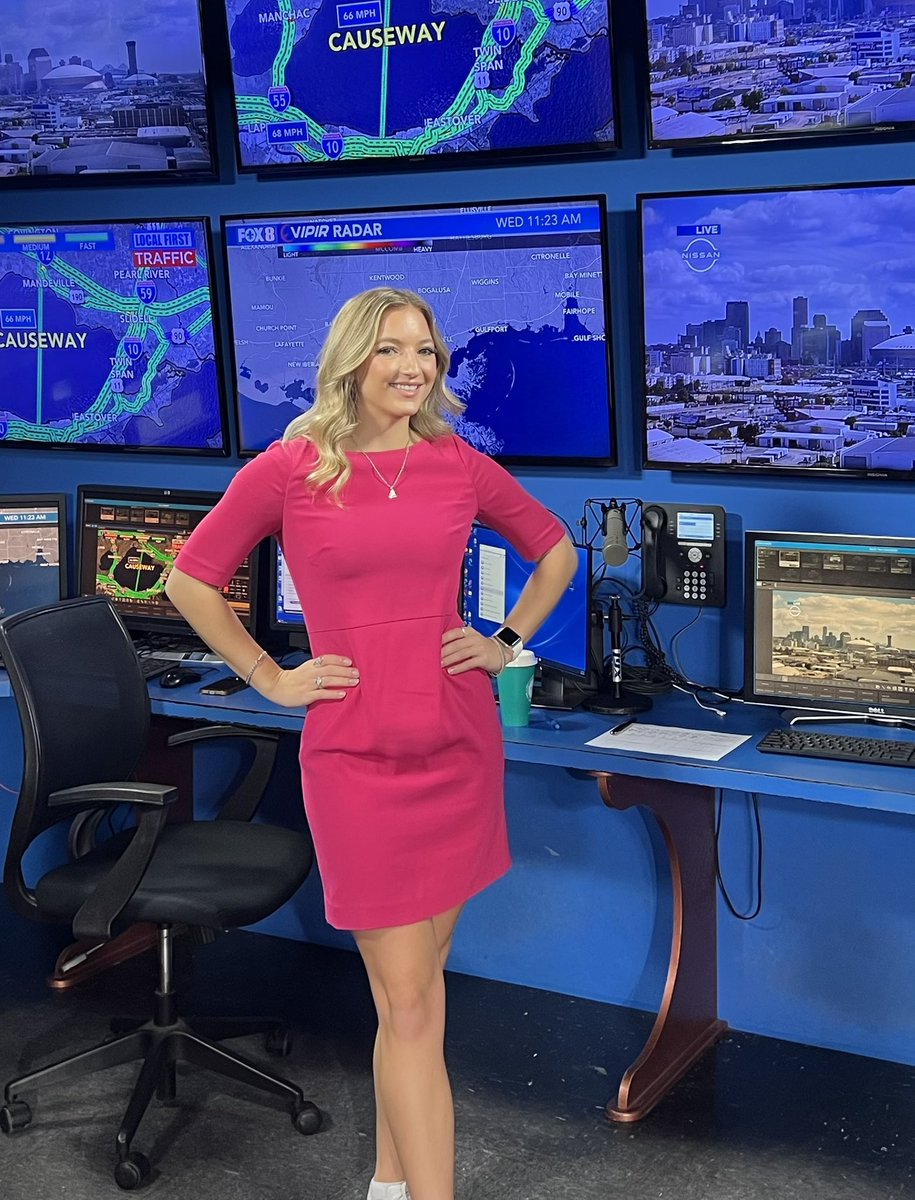 LizReyesFOX8's tweet photo. Hello #Wednesday as we get ready for Noon @FOX8NOLA #News with @KelseyDavisNews @oliviavidaltv & @hannahgard_wx .We have latest on the #fog and #marshfires impact too . @lizreyestv https://t.co/ARe0fdJT8z