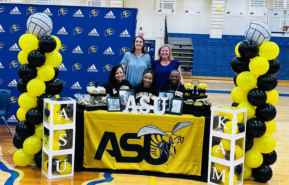 samuelclemensvb's tweet photo. Congratulations to our girl @clay_kamrynn for signing this morning to attend Alabama State University! To say we will miss you will be an understatement, but we cannot wait to see all that you accomplish in life! @scbuffalostrong @SamuelClemensHS #OnceABuff https://t.co/Stil0fn0Ol