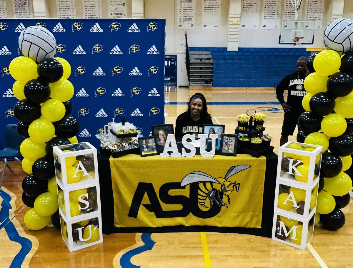 samuelclemensvb's tweet photo. Congratulations to our girl @clay_kamrynn for signing this morning to attend Alabama State University! To say we will miss you will be an understatement, but we cannot wait to see all that you accomplish in life! @scbuffalostrong @SamuelClemensHS #OnceABuff https://t.co/Stil0fn0Ol