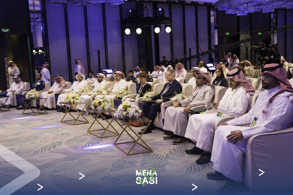 عشاق عالم الطيران tweet media