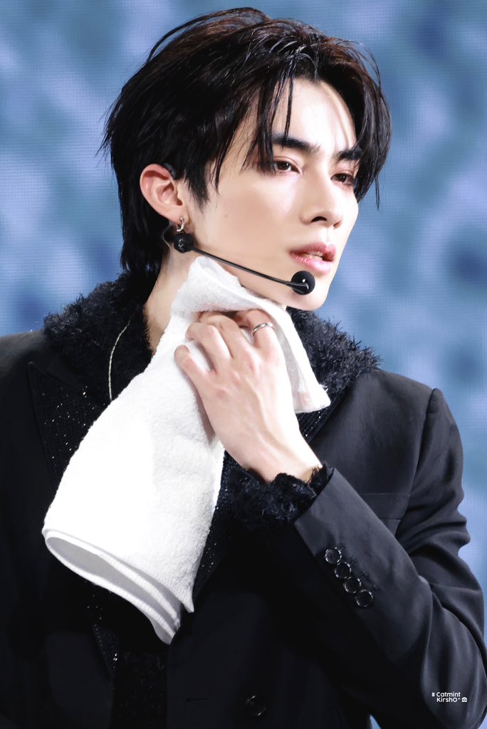 𝟮𝟯𝟭𝟭𝟬𝟴 𝗕𝗘𝗜𝗝𝗜𝗡𝗚

#肖俊  #XIAOJUN  #샤오쥔 
 #シャオジュン #WayV 
#WayV_OnMyYouth