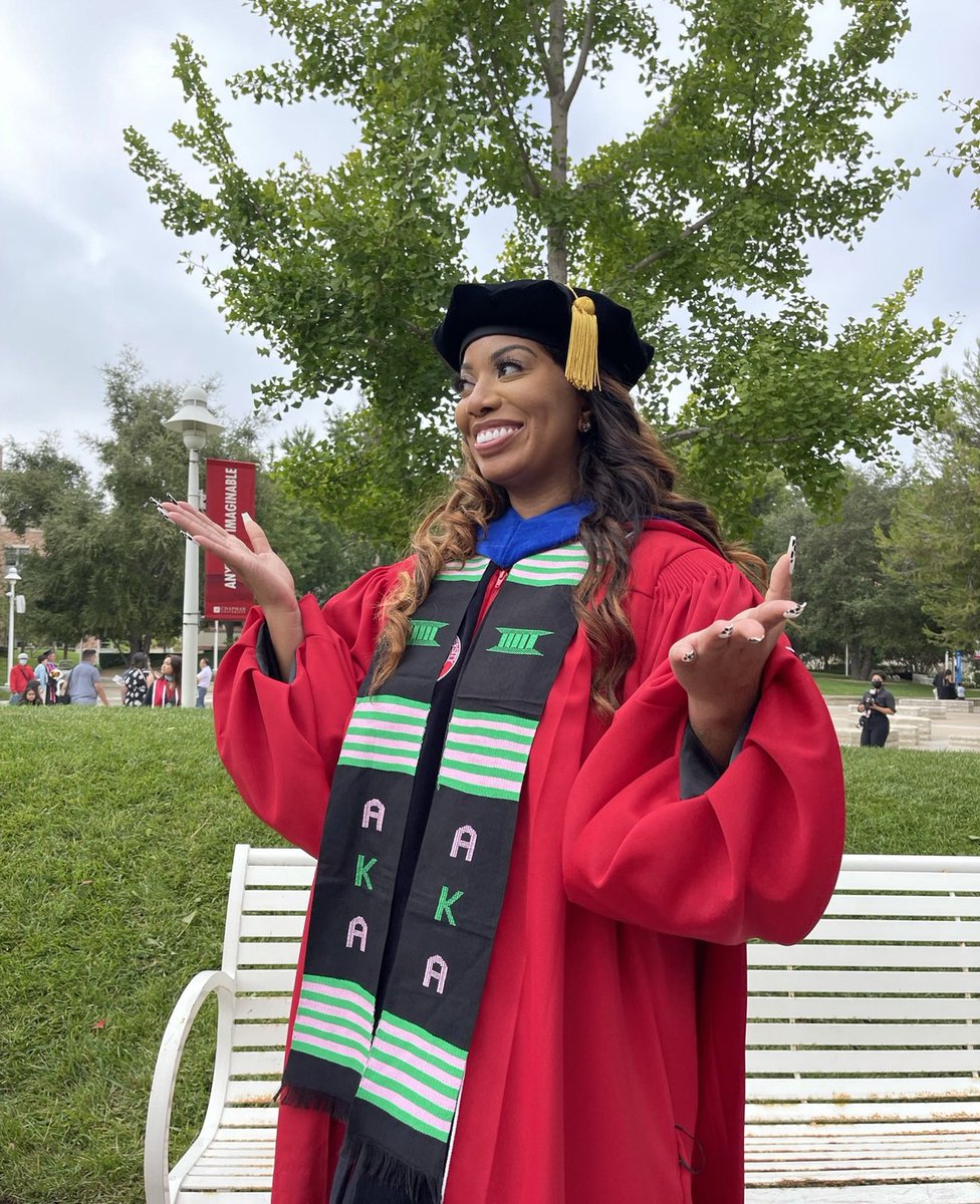 kandacewithak_'s tweet photo. Hey look at us! Wouldβve thought? Not ME!
Happy National First Generation College Student Day #firstgen #firstgendoc https://t.co/MgrMPF1jiZ