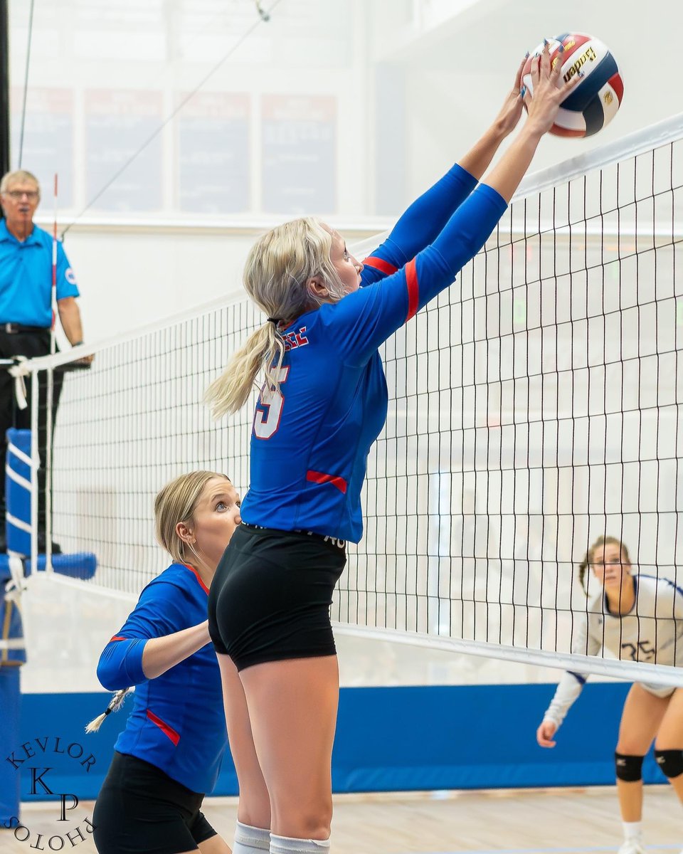 BroncoRhs's tweet photo. Congrats to our MCL All League Recipients!❤️💙

2nd Team: Jaden Ney
3rd Team: Marissa Myers
Honorable Mention: Brooke Birney and Kelvie Reeves 

We are so proud of you! 

@Russell_Broncos @sportsinkansas @DElliottSports https://t.co/BYwOC0O3FK