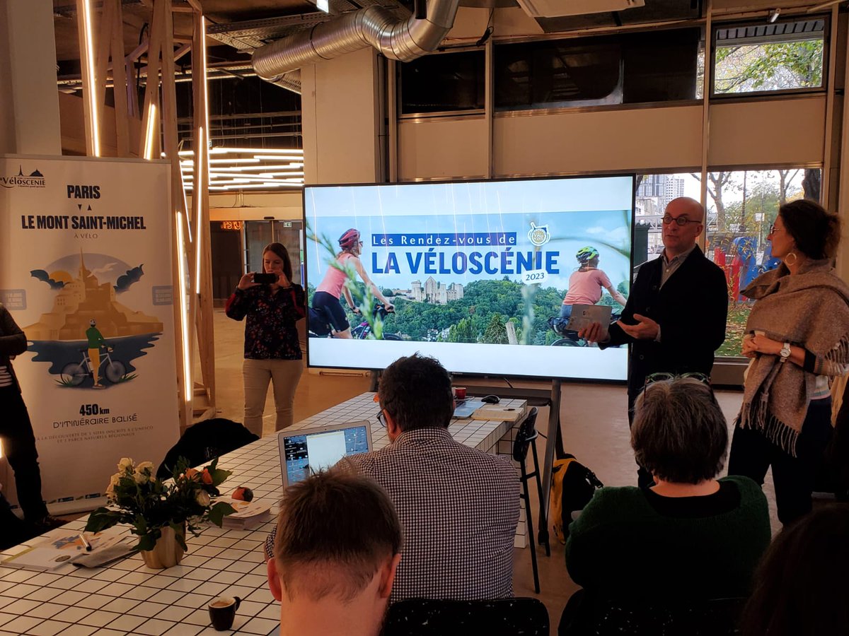 Fredhoc's tweet photo. Heureux d’accueillir à #Spot24 avec @ParisJeTaime les RDV de la @veloscenie, réunissant les acteurs de cette belle véloroute reliant @Paris au Mont Saint-Michel.
Le cyclotourisme est en pleine croissance et Paris, traversée par 4 grandes véloroutes, s'y positionne centralement. https://t.co/SRMGi25ccE
