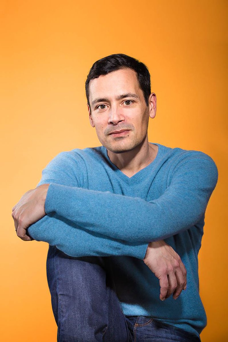 GroupeLaPoste's tweet photo. #Goncourt2023 | Bravo à Jean-Baptiste Andréa qui remporte le Prix Goncourt 2023 pour son roman "Veiller sur Elle" (@Ed_Iconoclaste) 👏
Un écrivain talentueux que @Fond_LaPoste, dénicheur de talents, avait récompensé en 2017 par le Prix Envoyé par #LaPoste pour son roman Ma Reine https://t.co/cyO6c5hBZ8