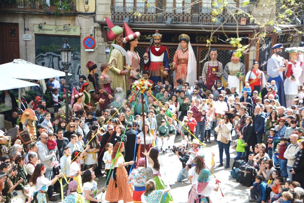 👉🏽 Ja podeu presentar les vostres propostes i participar al concurs de cartells de les Festes de Sant Josep Oriol 2024!🎉

❗Tal com vam fer l'any passat, es permet presentar les propostes presencialment a la <a href="/casaentremesos/">La Casa dels Entremesos</a> o per correu electrònic a gegantsdelpi@gegantsdelpi.cat