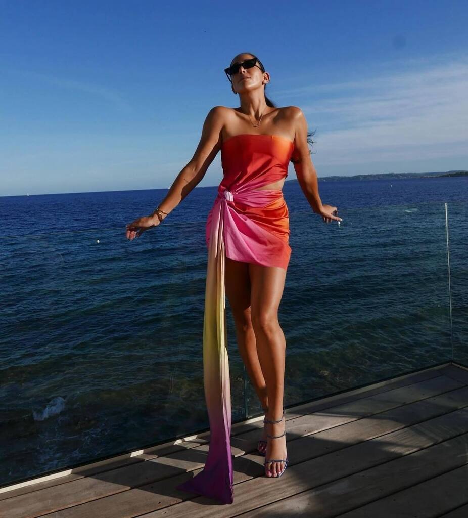 SwimwearWorld's tweet photo. Captivate in this beach-to-bar beauty, a silk-like sensation in fiery multicolor tones
.
.
#ChicEscape #travelstyle #luxurylifestyle
#LuxuryTravel #LuxuryResort #HighEndGetaway #LuxuryVacation #TravelInStyle #DreamVacation #RelaxationRetreat #ExclusiveGetaway #LuxuryLifestyl… https://t.co/rWE8ePMoMW