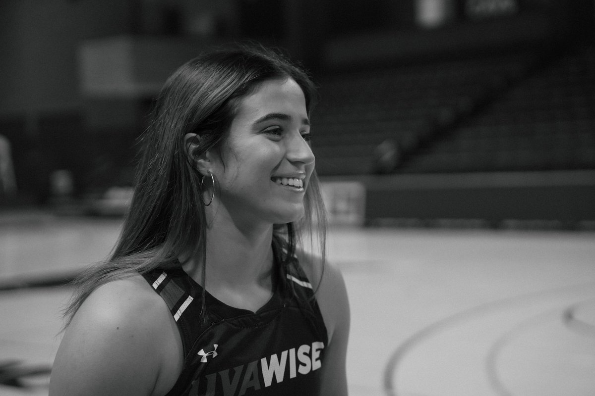 ✌️ DAYS TIL GAME DAY

(featuring our fave number 2) 

#VoverMe ✖️ <a href="/sarahburtonr/">Sarah Burton</a>
