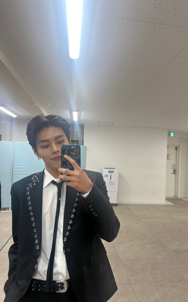france_noa's tweet photo. ||| NOAVERSE ✍️ - 04.11.2023 |||

➪ Merci les Edelweiss, je vous aime tellement 

🔗https://t.co/7Sqca4jXcK 🔗

#TFN #티에프앤 #NOA #노아  #T82 #T1419 

~~~~~~•••••
© 노아 https://t.co/u5t1T9Dcrj
