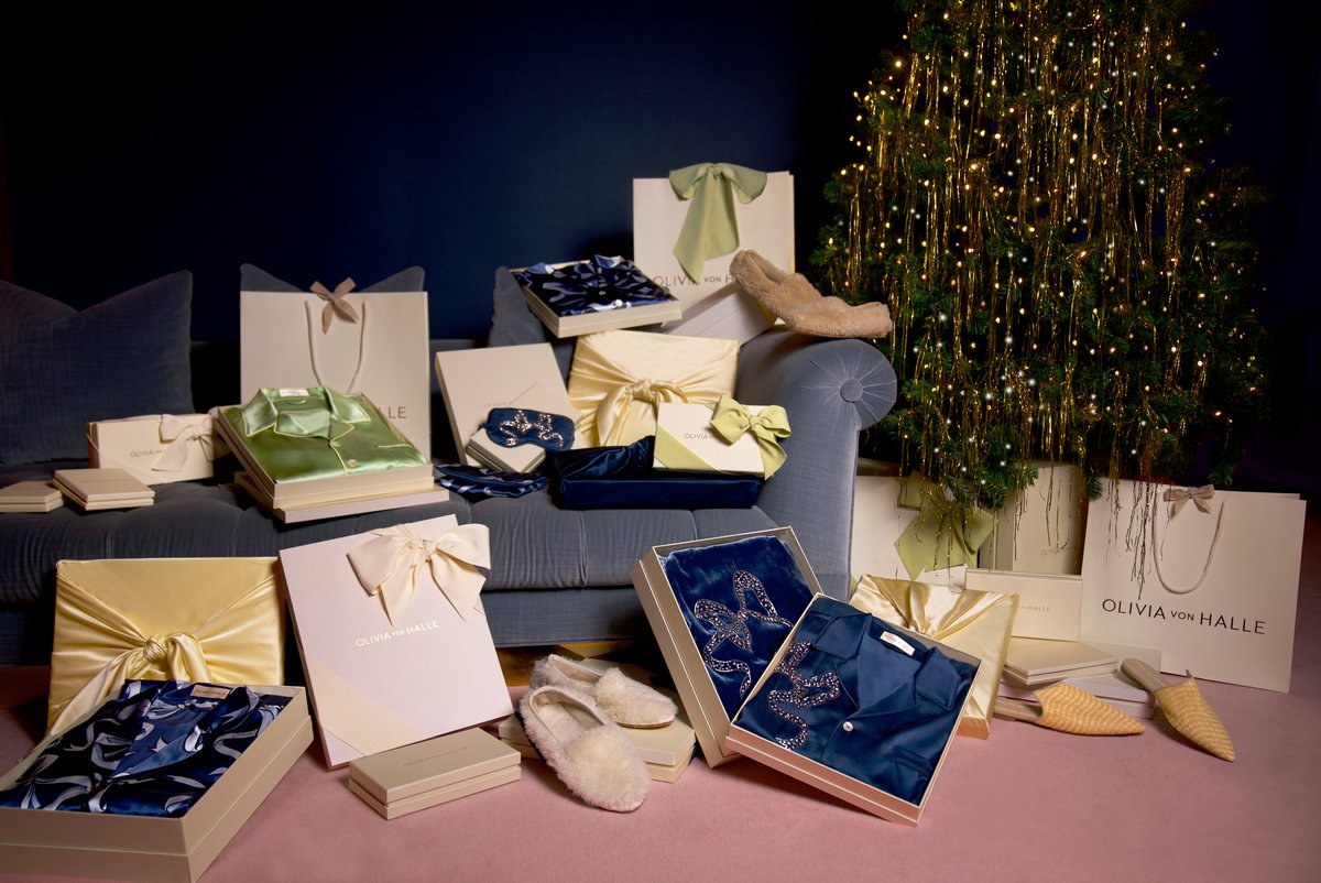 Glamour, all wrapped up. Explore our gratuitously glamorous Gift Guide, carefully curated with pieces designed to delight even the most discerning of recipients. bit.ly/OvH_Gifts