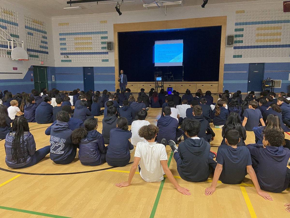 SO Fernandes presented to Grades 6-8 at OLV.  The anti-racist presentation was well received. <a href="/TCDSB_AJBRIA/">SO Bria</a> @DDiGiorgio_