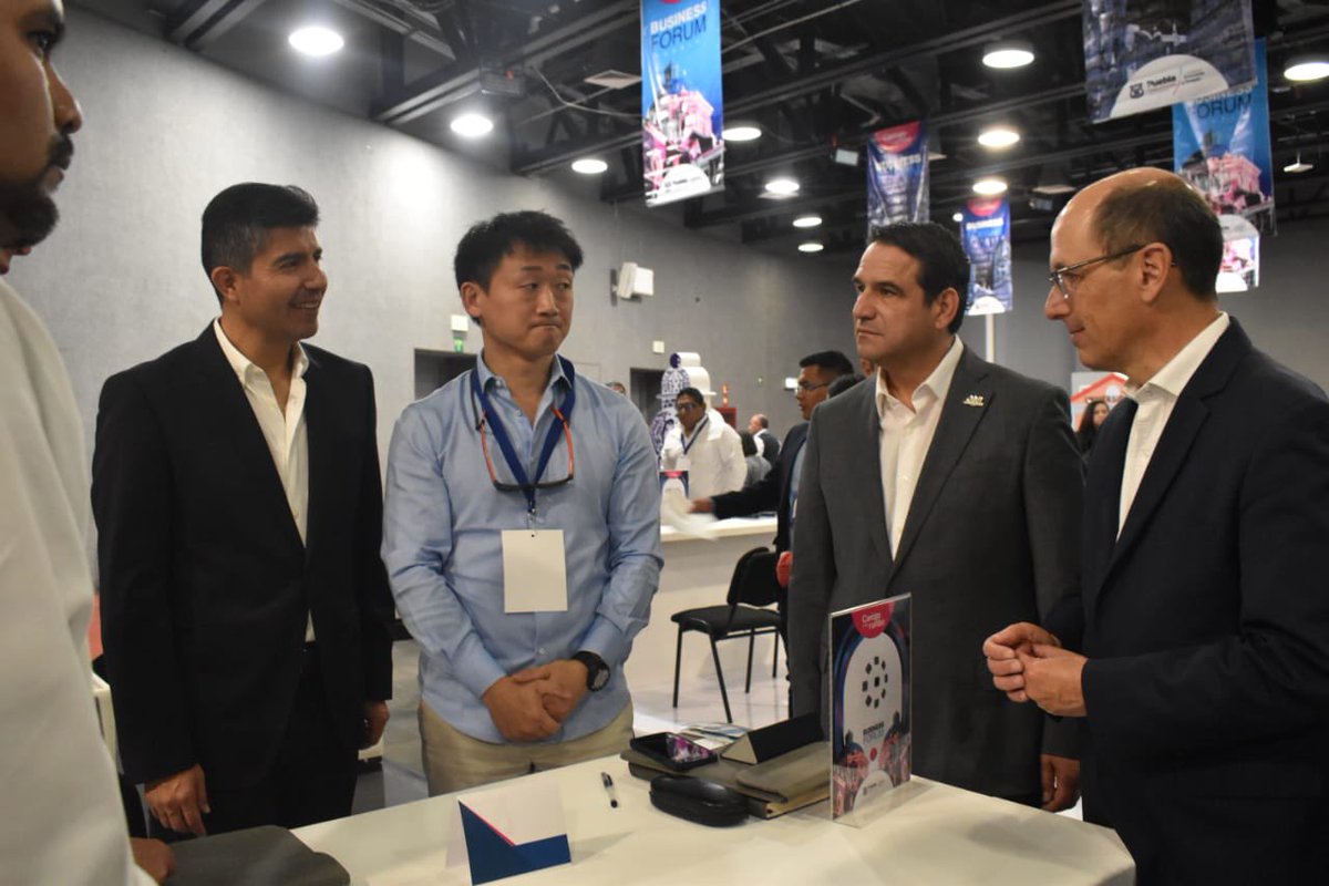 AleCanedoP's tweet image. El #BusinessForum es un evento de colaboración y trabajo en red entre empresas proveedoras y compradoras.

Hoy, el Presidente @eduardorivera01, el Presidente del CCE, @HectorASanchezM y los Reg. @manoloherrerar y @_LeoSoto, inauguramos los trabajos de este foro.

¡Mucho exito!