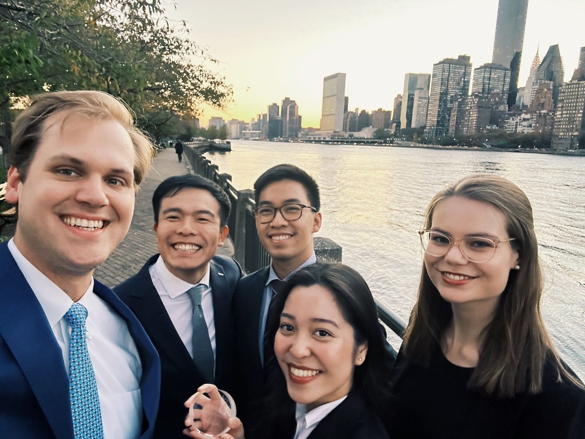 IBGC_Fletcher's tweet photo. Kudos to MIB students Thomas Fitzgerald, Anthony Vu, Yada Sotangkur, Charlotte Lammel, and Desmond Wong for their 2nd place finish at the Cornell EMI Corning Case Competition and making all of us @FletcherSchool proud! #EMIConference2023 https://t.co/aurF72yijm