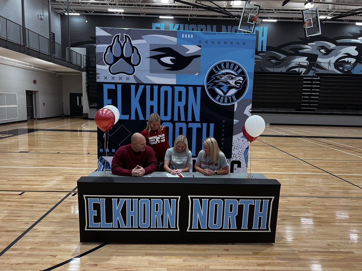 kamt33's tweet photo. I cant wait to be a Bronco! @L_Manones @HastingsBroncos @ENHSTrack #committed #tothenext4 https://t.co/GCAQjA6ewk