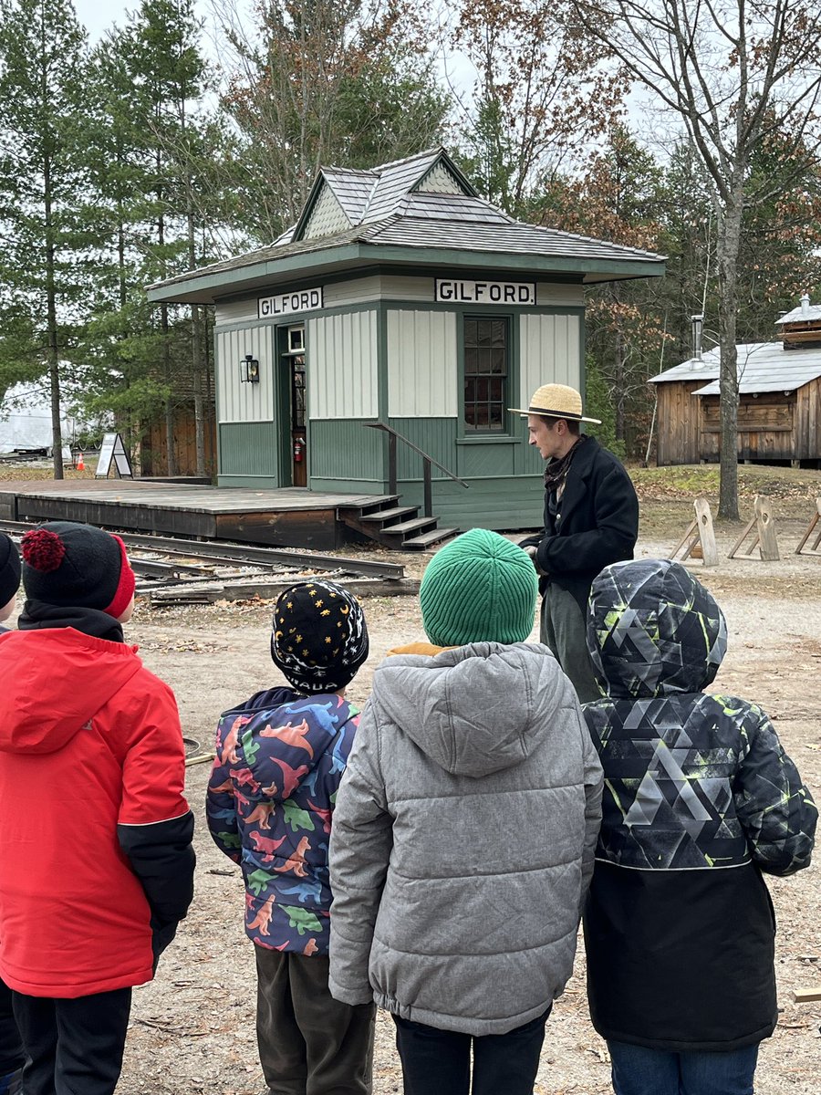 Afternoon at the <a href="/simcoecountyMUS/">Simcoe County Museum</a>  with the <a href="/AGESGryphons/">Alcona Glen</a>  grade 3's
