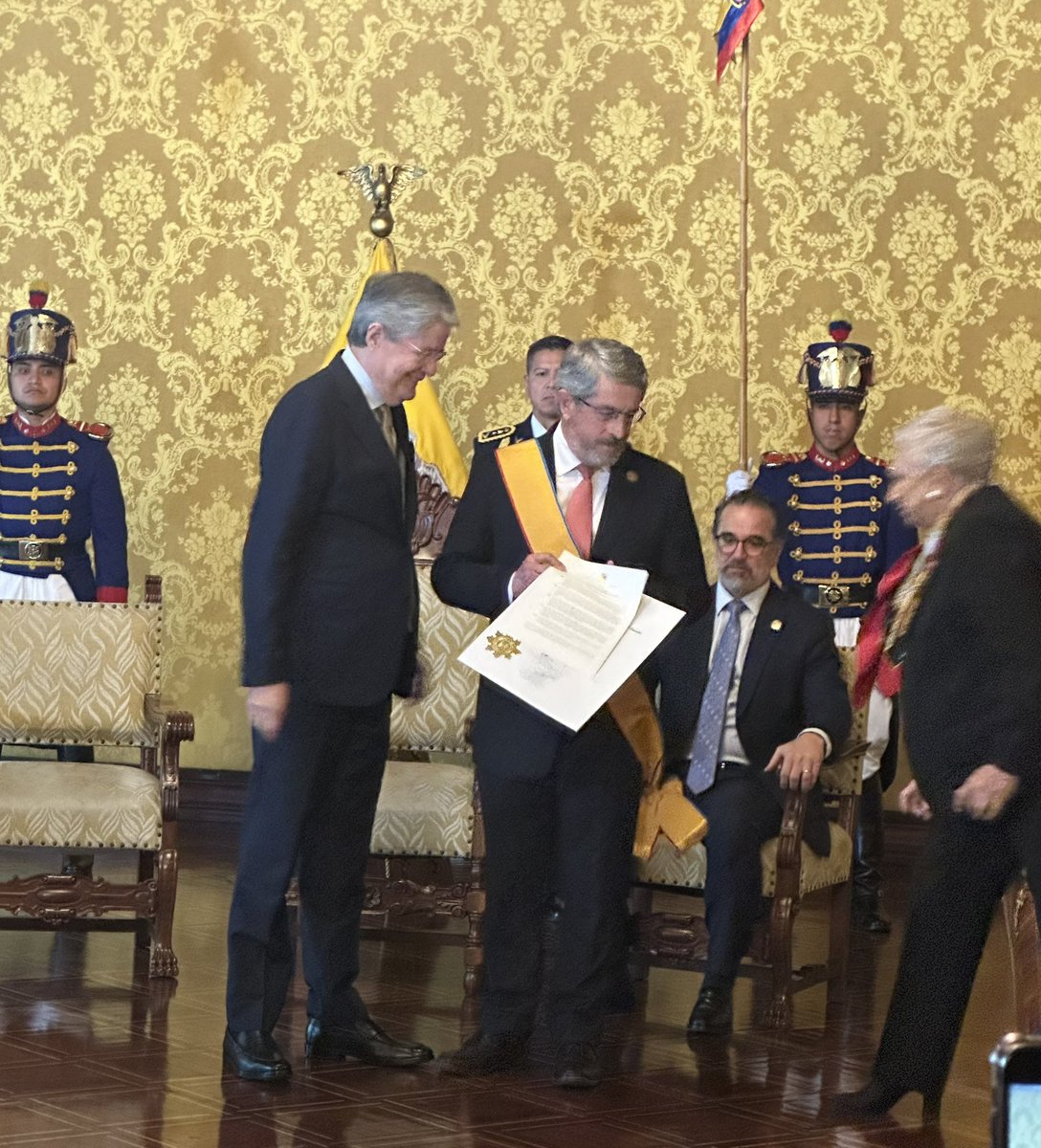 jcontraelcancer's tweet photo. Presentes como #JCCE en Condecoración al Sr. Ministro de Salud @PepeRuales en la Presidencia de la República, invitados con Dr. Wilson Tenorio Presidente de la @FMEcuador que se escuche a los pacientes y a sus médicos @AnsSalud https://t.co/4hjS7I9UxO
