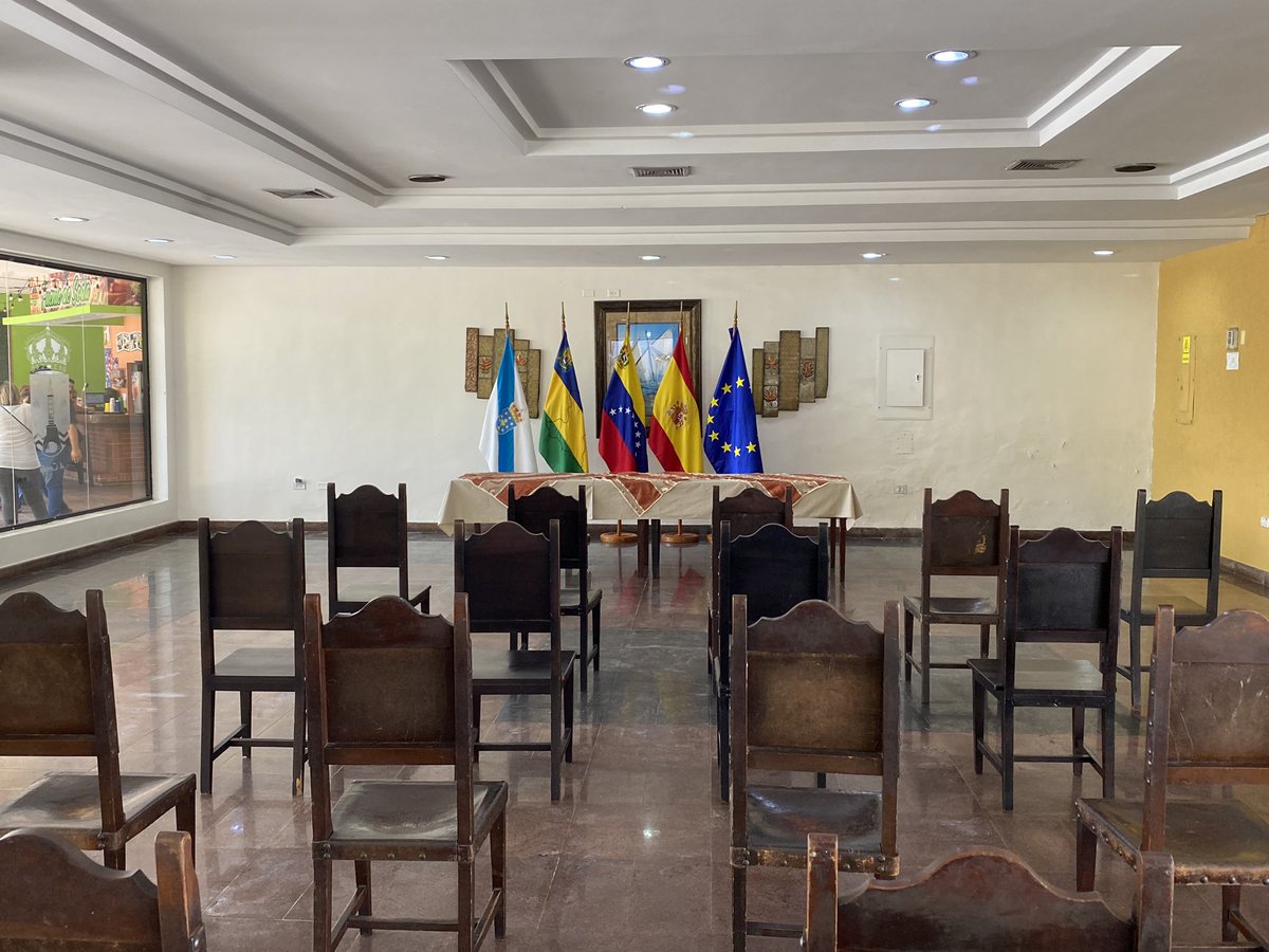 ConsEspLecheria's tweet photo. Todo listo en los salones Ribeira Sacra y Rías Baixas del Centro Gallego de Lechería para la toma de huellas para pasaporte, recepción de expedientes de la Ley 20/2022 y entrega de literales a nuevos ciudadanos esosñoles por Ley de Memoria Democrática. https://t.co/psXoq1mZzV