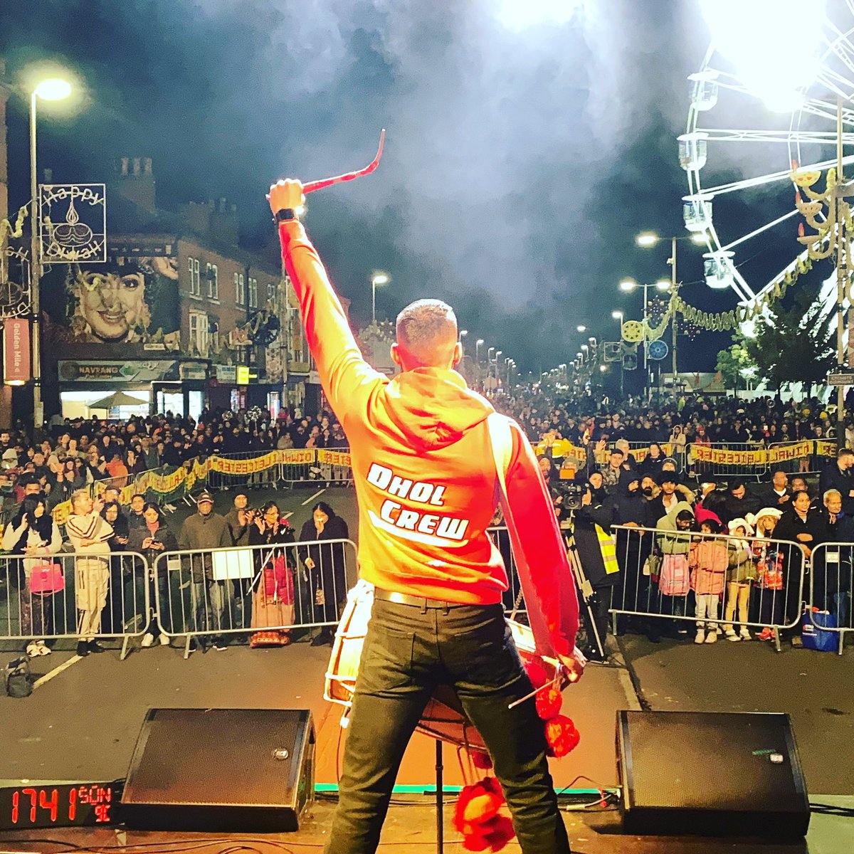 DholCrew's tweet photo. We’re back on Sunday 12th November at Leicester’s Diwali show. 
On main stage after the fireworks. 19:45pm (approx). 
Cannot wait! 🙏

#dholcrew #dholcrewband #diwali #diwalileicester #diwaliday #festivaloflights #leicester #dhol #dholplayers 
@leicesterfest @Leicester_News https://t.co/lAfwoleTdA