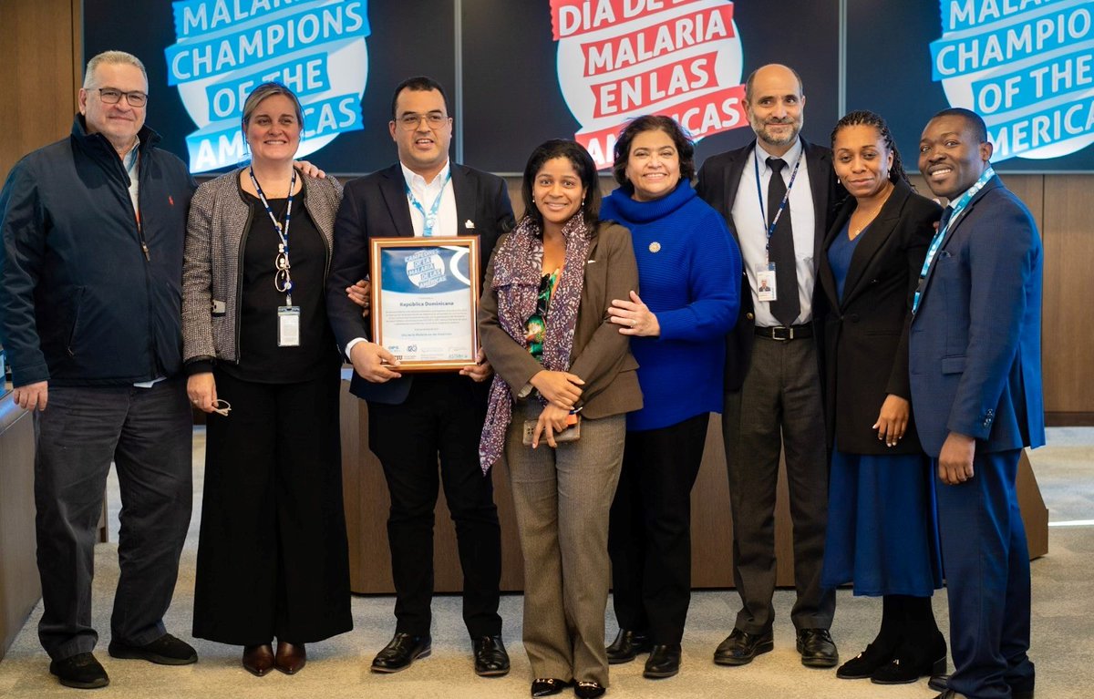 Congrats to the Dominican Republic for being honored with a PAHO Malaria Champions of Americas award. @CarterCenter is a proud partner in the effort to eliminate malaria from the DR by #E2025. Thrilled to see CECOVEZ Director Dr. Cruz Raposo accept on behalf of Min. of Health.