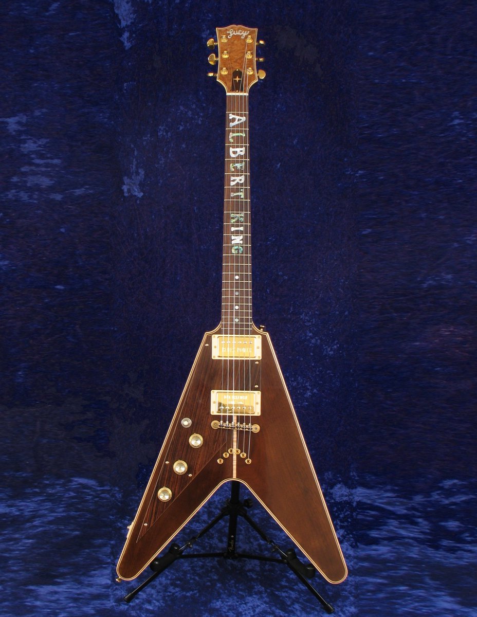muerdekeroyo's tweet image. Albert King's 'Lucy' 1971 Dan Erlewine custom #guitar #DawErlewineCustomGuitars #AlbertKing #FamousGuitars #FlyingVWednesda