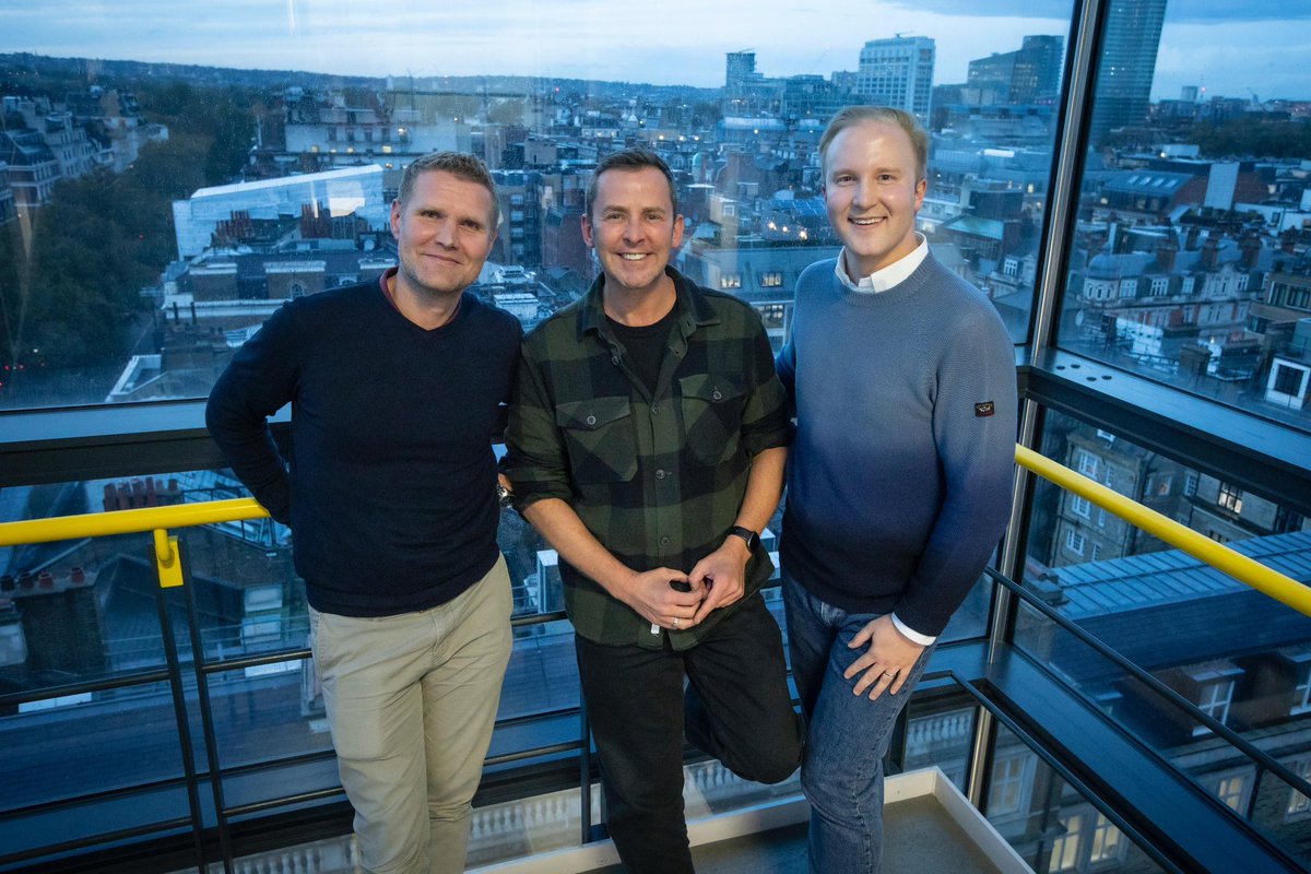 TheOfficialJVS's tweet photo. Great so many of you managed to catch @williamhanson and me on @BBCRadio2 this afternoon discussing ‘Keeping Up Appearances - The Luxury Podcast’!

@scott_mills is absolutely smashing! https://t.co/3zBBWcsbru