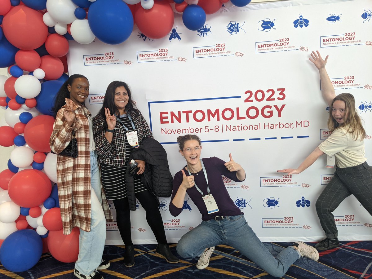 EmilyACarlson1's tweet photo. @OSUHoneyBeeLab and @PcbBee unite at entomology 2023 to share science and advocate for entomologists everywhere ✨🐝✨ https://t.co/cdzJfp4dqy