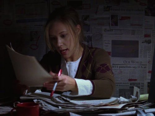 GhostfaceUSA's tweet photo. Most days, I’m a calm editor. Others, I’m Paris Gellar. #GilmoreGirls  #magazine https://t.co/ypX6i3MKlM